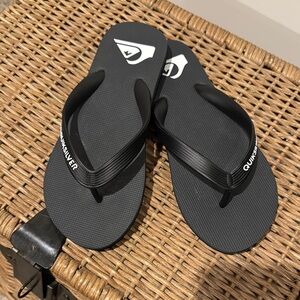 NWOT Quiksilver Boys Black Flip Flops